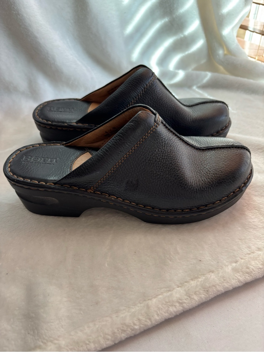 Vintage Born Pebbled Leather Mule Clogs Black Size 8 or 39EU